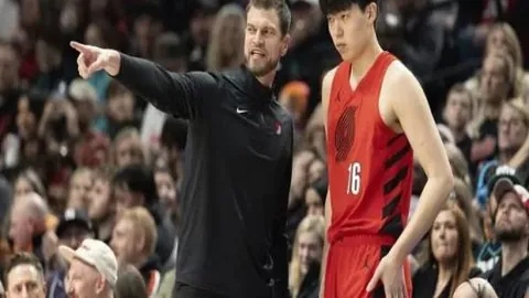 范尼下课风险高，职业发展存疑；阿莫林仍有证明自身价值机会。